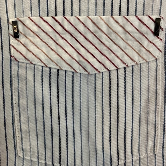 Billabong-medium-multicolor striped button up shirt. Front pocket - Picture 3 of 11